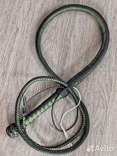 Плетка кнут паракорд черно-красный