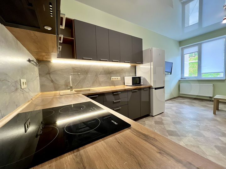 2-к. квартира, 76,8 м², 1/16 эт.