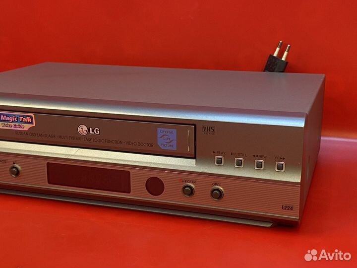 Видеомагнитофон - LG L224