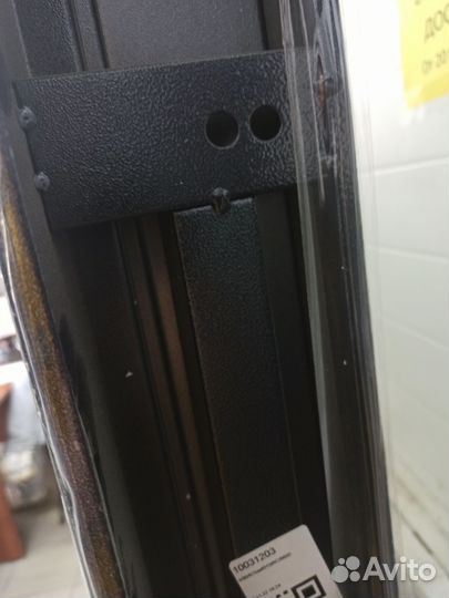 Дверь входная металлическая с зеркалом