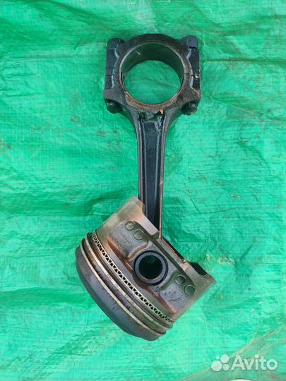 Поршень Ford Focus 1 Split Port 2.0