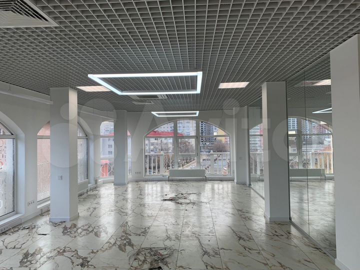 Коммерция на Черниговской бц Версаль 400 кв.м