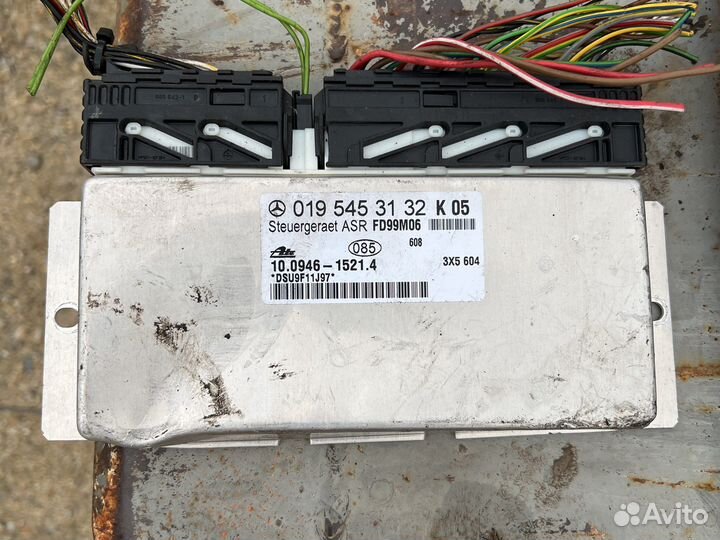 Блок управления ASR Mercedes W208