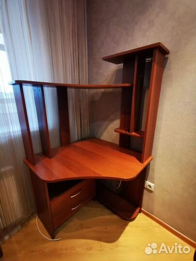 Компьютерный стол