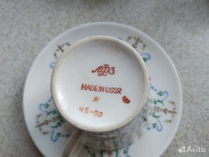 Фарфор чайник заварочный и кофейные пары