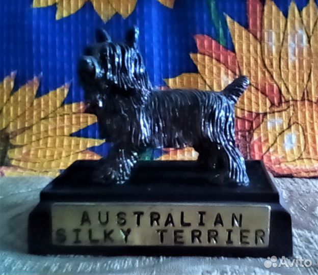 Статуэтка собака
