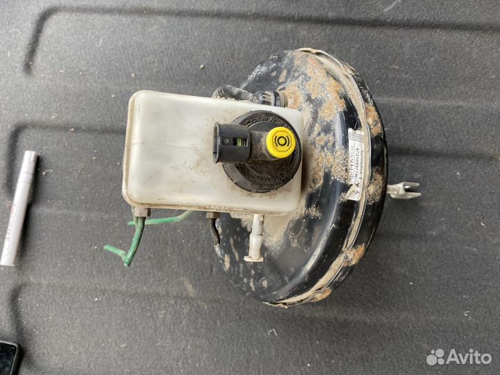 Вакуумный усилитель тормозов Renault Logan