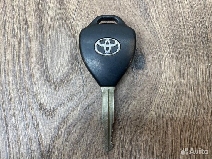 Смарт ключ Toyota Camry ACV40
