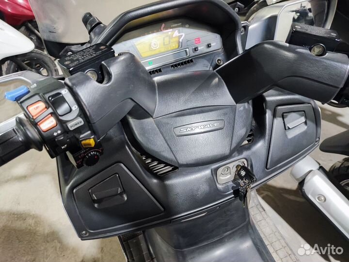 Максискутер без РФ Suziki Skywave 650 из Японии