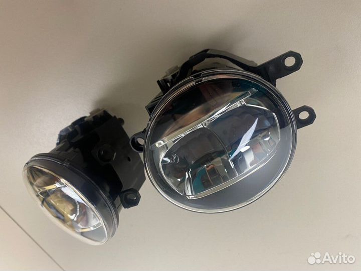 Туманка toyota corolla ZE15 06-13 (LED)