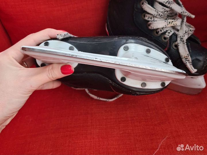 Коньки хоккейные CCM 28 размер