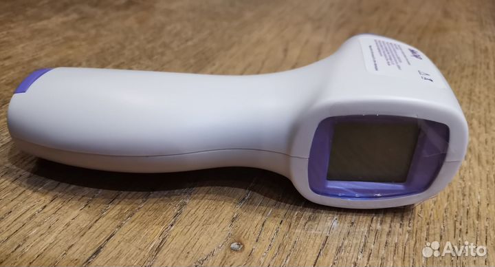 Термометр бесконтактный. новый