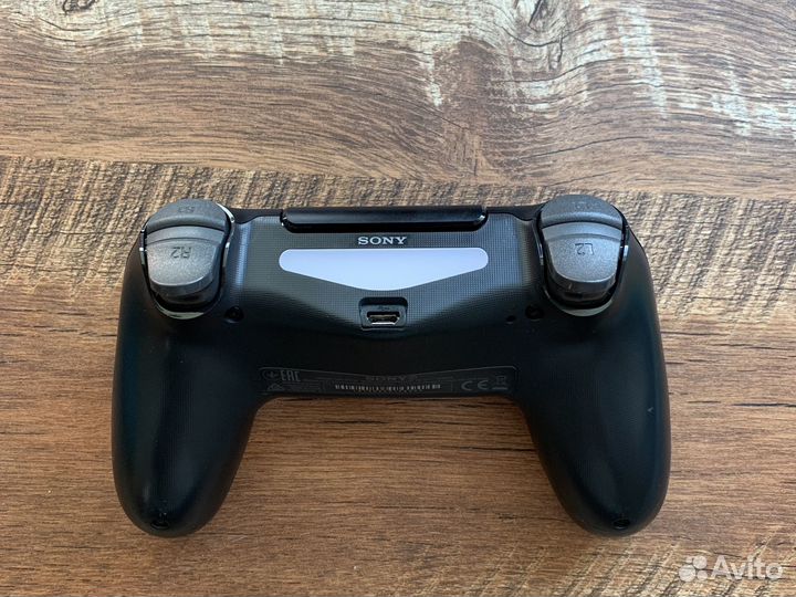 Dualshok 4 v2 оригинальный новый с комплекта