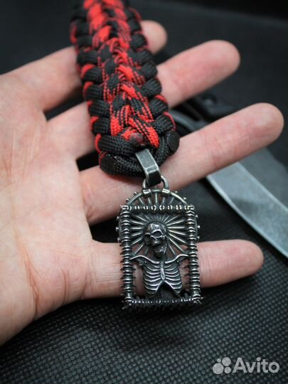 Темляк для ножа или брелок из паракорда