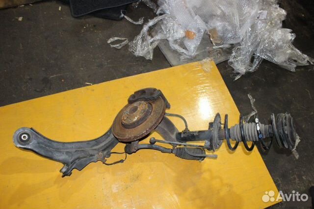 Стойка подвески передняя левая Renault Megane