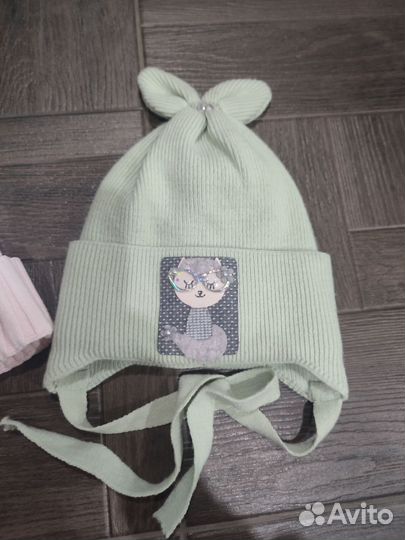 Шапки для девочки. Размер 3-4 годика