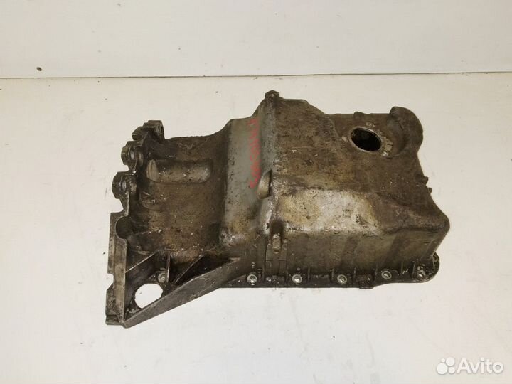 Масляный поддон двигателя Volkswagen Passat B5 AFN