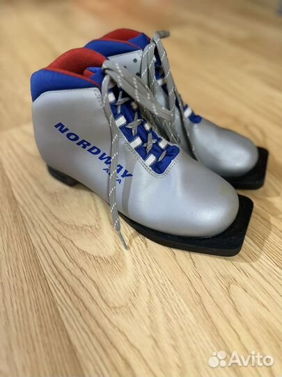 Лыжные ботинки