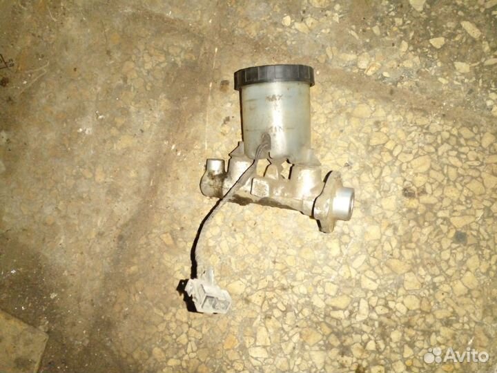 Главный тормозной цилиндр mazda 121 DB