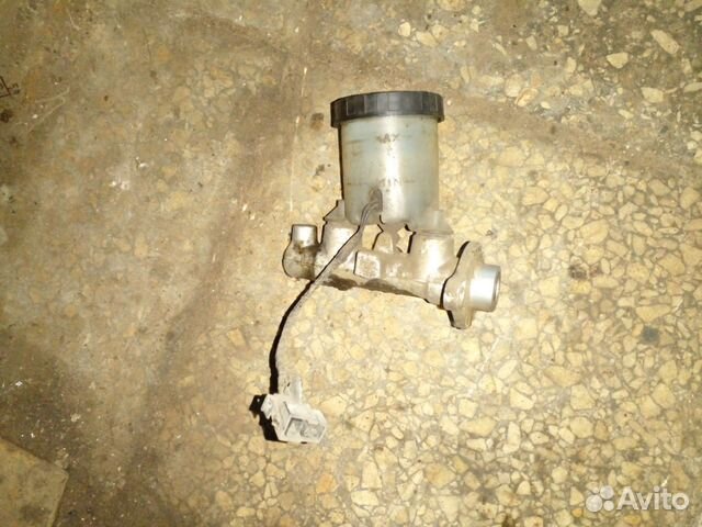 Главный тормозной цилиндр mazda 121 DB