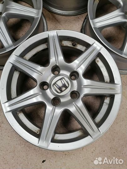Продам комплект литых дисков на хонду