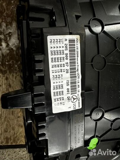 Приборная панель Mercedes C63