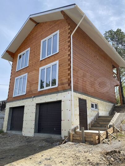 Дом 215 м² на участке 15 сот.