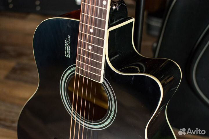 Электроакустическая гитара Elitaro + Аксессуары