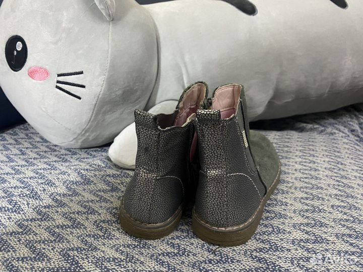 Ботинки демисезонные для девочки 27 размер