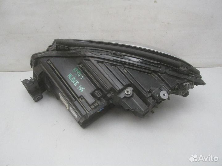 Фара правая Mercedes-Benz M-Class