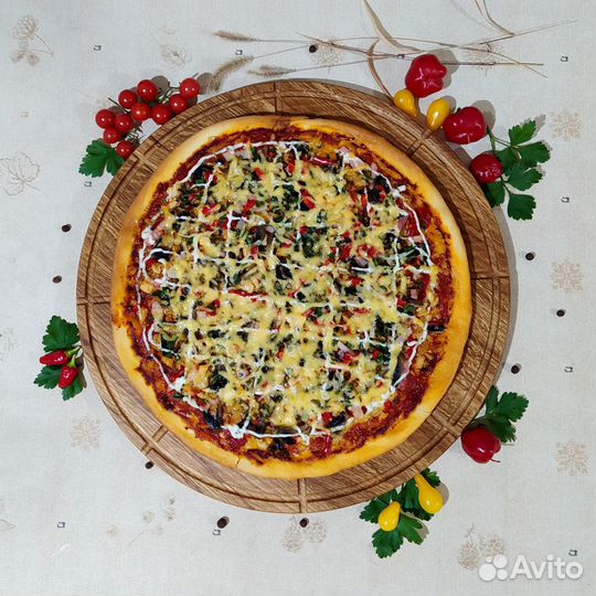 Доска (поднос) из дерева для подачи пиццы