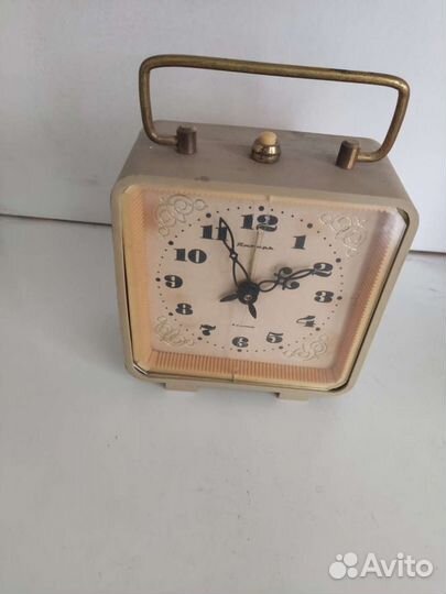 Часы будильник СССР