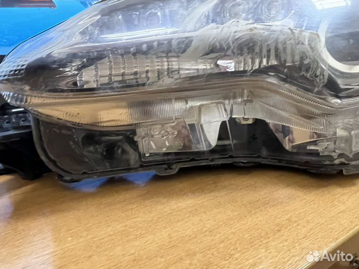 Фары правая и левая toyota fortuner