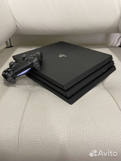 Sony playstation PS4 pro 1tb