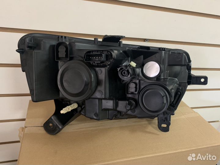 Фара левая для Renault Logan II / Sandero c 2018