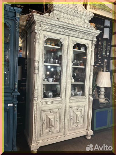 Буфет под старину белый