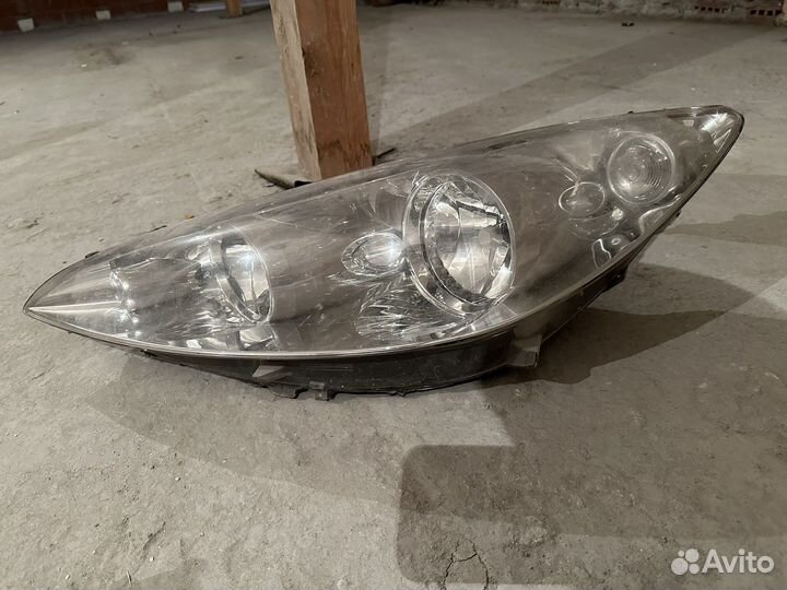 Peugeot 308 Пежо фара передняя левая