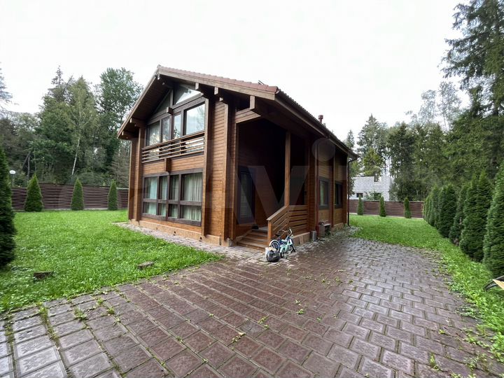 Дом 217 м² на участке 10 сот.