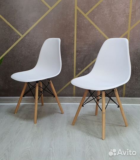 Стул кухонный Eames в наличии