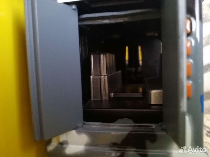 Игрушка автомобиль