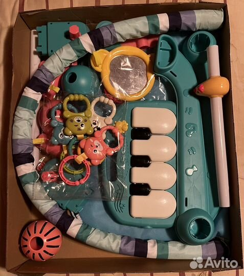 Развивающий коврик новый