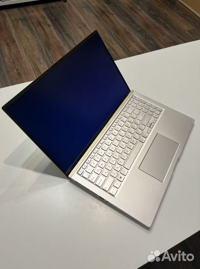 Asus ZenBook ux533ftc 1tb