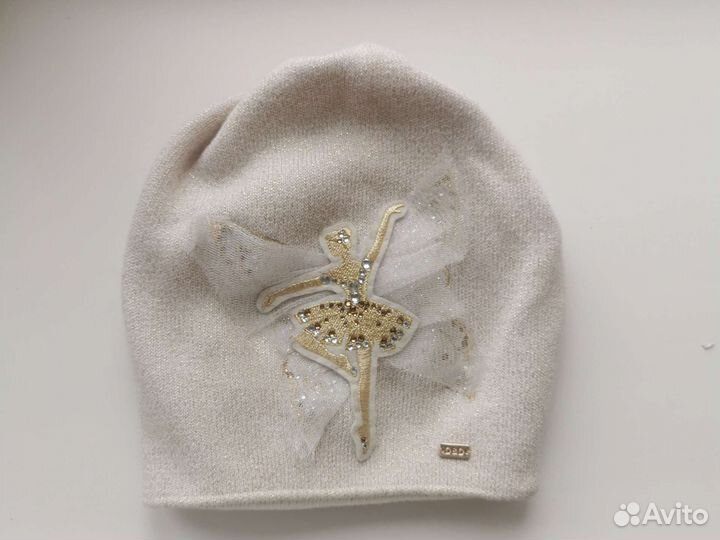 Шапка для девочки новая