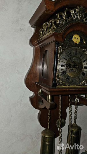 Настенные часы с лунным календарем