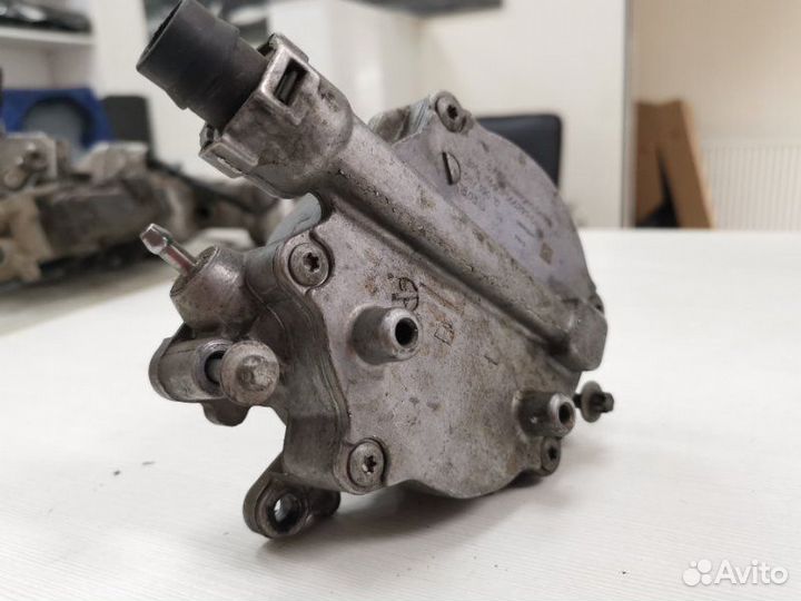 Вакуумный насос N63 S63 Bmw X5 E70 2008