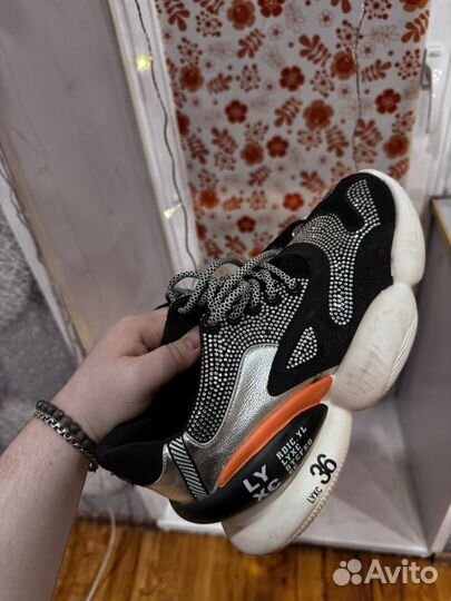 Кроссовки женские 39 размер