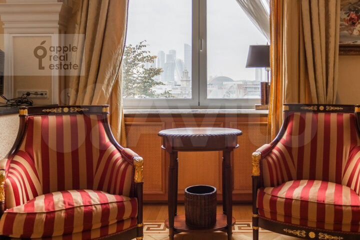 5-к. квартира, 300 м², 3/5 эт.