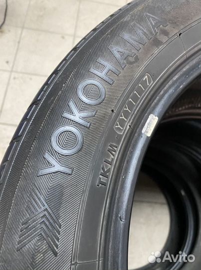 Yokohama 104ZR 215/55 R17