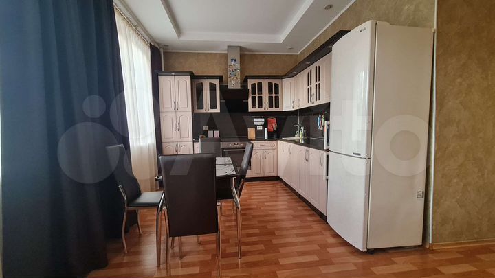3-к. квартира, 82 м², 1/2 эт.