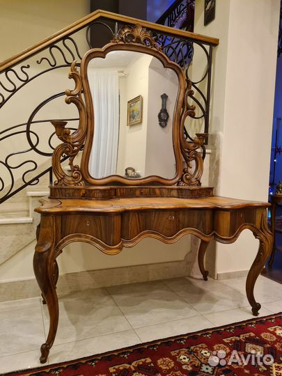 Антикварный туалетный стол 18-й век